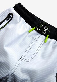 Next BOARD - REGULAR FIT - Badeshorts - black white