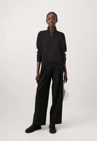 GAP LOGO QUARTER ZIP - Felpa - true black