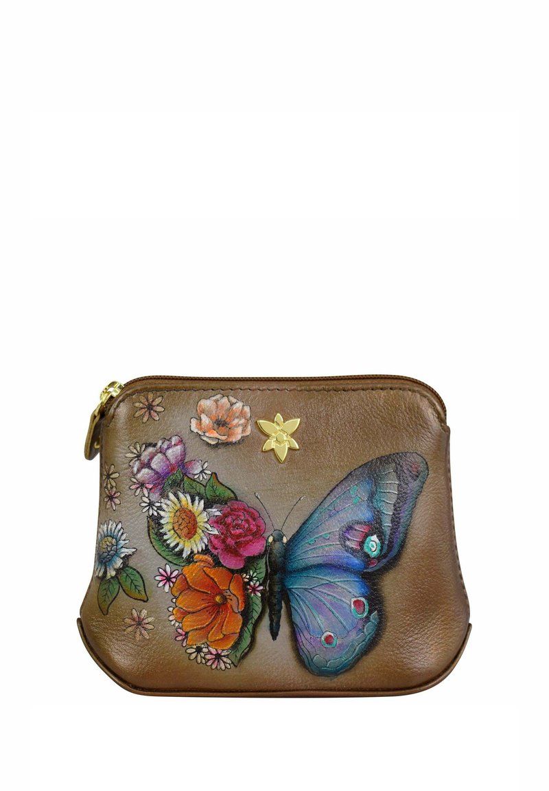 leren zakje met kleurrijke bloemen en vlinderkunst. Bruine kleur met een gouden bloemenaccent, ritssluiting en een gladde textuur.