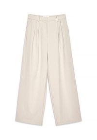 Pantalons beige à larges jambes avec pinces, présentant une texture lisse et des passants de ceinture. Coupe ajustée, offrant un fit ample autour des jambes.