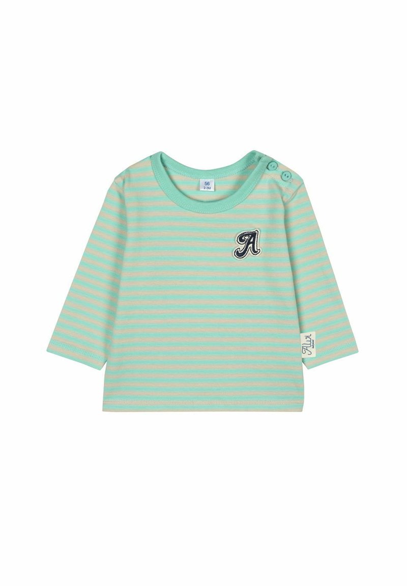 Hellegrünes Langarmshirt mit horizontalen beigen Streifen, das ein kleines gesticktes „A“ und Knopfakzente an der Schulter aufweist.