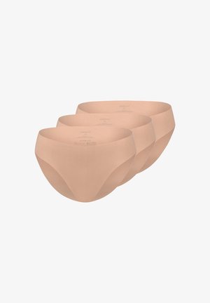 Drei nahtlose Damenunterhosen in Hauttönen, nebeneinander auf weißem Hintergrund angeordnet.