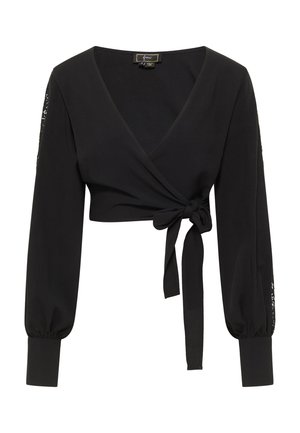 Top negru înfășurat, realizat dintr-un material moale, având mâneci lungi tip puff și un detaliu cu legare în talie. Accentele din dantelă de-a lungul mânecilor adaugă textură.