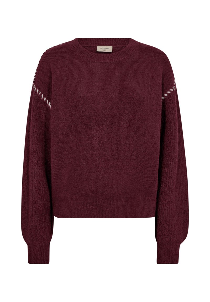 Burgundy gebreide trui met een ronde hals, lange mouwen en diagonale witte stikseldetails langs de schouders. Zachte textuur en een casual pasvorm.