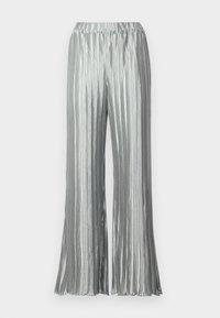Seleccionado, silver