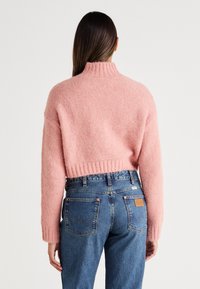 Aware VMMARS HIGH NECK CROPPED - Pulover - desert sand