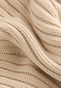 REGULAR FIT - CREW NECK TANK - Striktrøje - beige stone