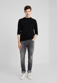 pure cashmere MEN CREW NECK SWEATER - Πουλόβερ - black