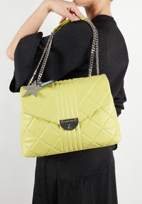 L'Atelier Du Sac HOLI zieleń butelkowa