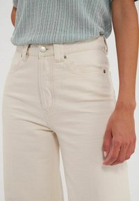 INES DE LA FRESSANGE MARA - Jean boyfriend - ecru