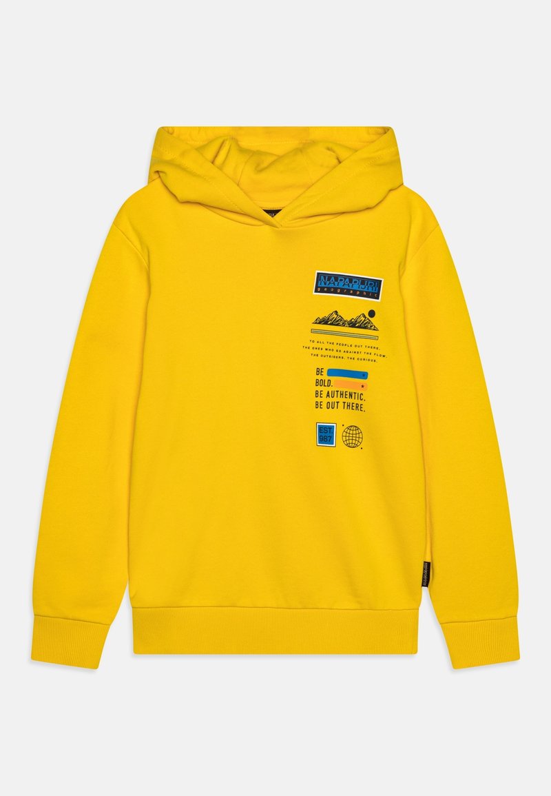 Sweat à capuche jaune avec un graphisme frontal comprenant des montagnes, le texte « Soyez audacieux. Soyez authentique. Soyez là. » et des détails du logo de la marque en bleu et noir.