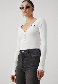 Abercrombie & Fitch LONG SLEEVE ICON HENLEY - Top s dlouhým rukávem - white