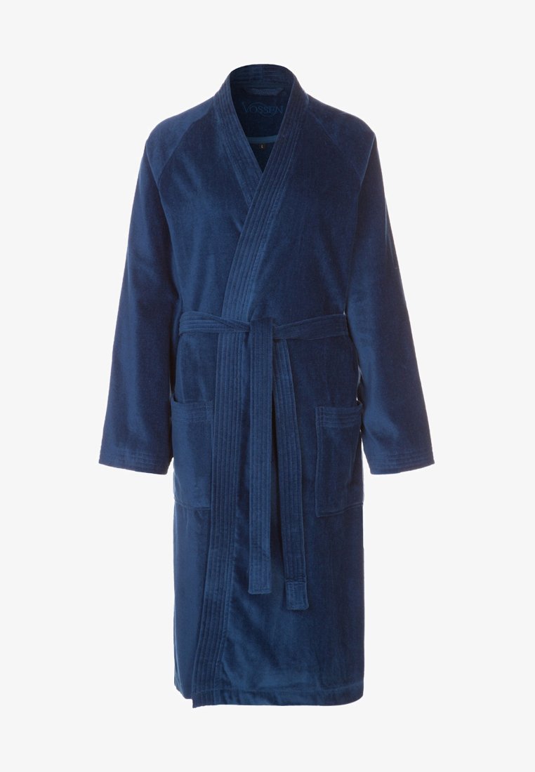 Marineblaue Bademantel aus strukturiertem Stoff, mit Schalkragen, Bindegürtel und zwei vorderen Taschen, mittellange Schnittführung und weicher Optik.