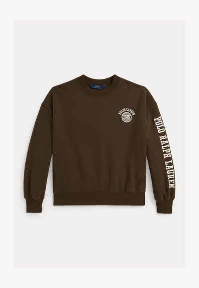 Καφέ βαμβακερή μπλούζα με ριγέ μανσέτες και τελείωμα. Διαθέτει λευκά λογότυπα στην μπροστινή πλευρά και στο μανίκι. Κλασική στρογγυλή λαιμόκοψη.