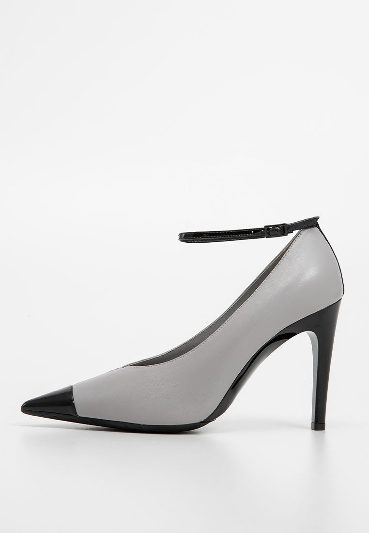 Jimmy Choo Hoge hakken grijs Jimmy Choo Hoge hakken grijs