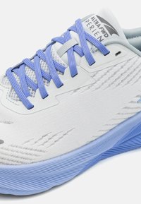 Altra FWD EXPERIENCE ROAD - Scarpe da corsa su strada - gray/purple