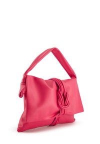 Rosa Lederhandtasche mit einem geknoteten Detail vorne, weicher Textur und einem breiten, runden Tragegriff. Glatte, unverschönerte Außenseite.