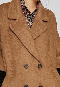 Stradivarius Mantel - beige
