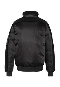Sort bomberjakke med satin finish, teksturerede fleece-detaljer på skuldrene, ribbede manchetter og design med høj krave.
