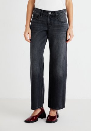 Low-Rise Washed Black Baggy Jeans - Relaxed fit jeans - washed black