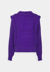 Fioletowy sweter z dzianiny, charakteryzujący się teksturowanym wzorem z warkoczami, ściągaczami na rękawach i okrągłym dekoltem, wykonany z miękkiego materiału włóknistego.