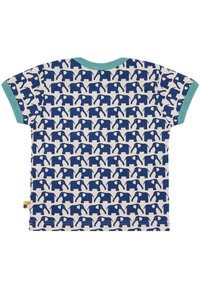 Baumwoll-T-Shirt mit einem wiederholten dunkelblauen Elefantenmuster auf beigem Hintergrund, ergänzt durch einen hellblauen gerippten Rundhalsausschnitt und Ärmelakzenten.