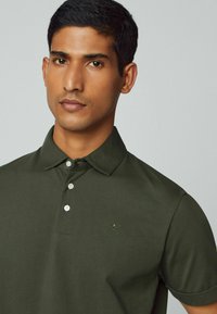 Hackett London PIMA - Piké - khaki