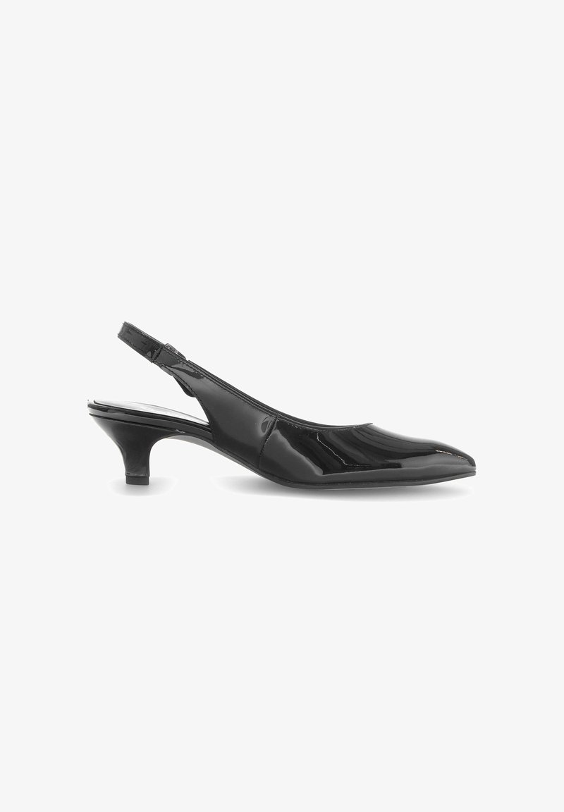 Zwarte gepatineerde leer slingback pump met een puntige neus en een lage, cilindrische hak. Glad textuur met een glanzende afwerking.