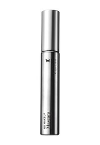 Silberner zylindrischer Mascara-Tube mit glänzender Oberfläche. Auf der Seite steht "NO MAKEUP Mascara." Füllmenge: 8 g / 0,28 oz.