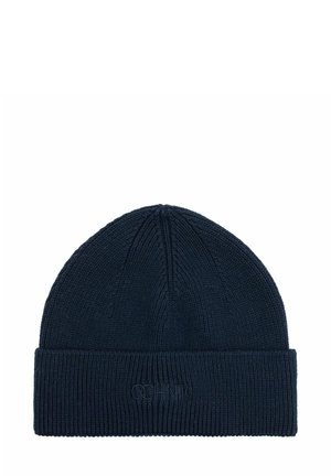 Granatowa dziergana czapka z prążkowaną teksturą i podwiniętym brzegiem. Posiada subtelny haft z przodu.