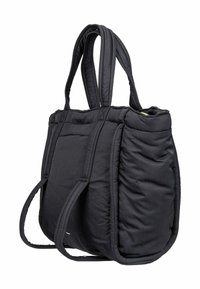 Borsa tote nera e morbida con tessuto trapuntato testurizzato, doppi manici e chiusura con zip. Presenta una forma arrotondata e un design minimalista.