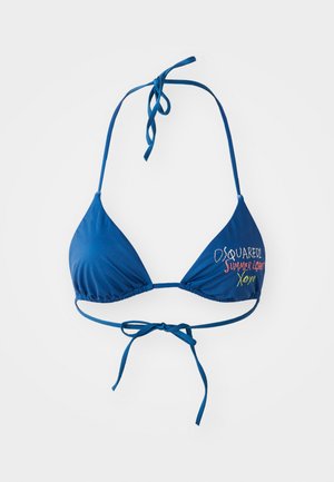 Blauwe triangulaire bikini-top gemaakt van soepele stof, met verstelbare banden en meerkleurige geborduurde text aan één kant.