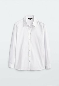 White long-sleeve shirt made of smooth fabric. Features a classic collar, button placket, and a tailored fit. No patterns or accents.