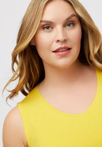 Ulla Popken ÄRMELLOS - Top - yellow