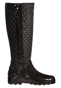 Botas de lluvia negras hasta la rodilla con una parte inferior de goma brillante y una parte superior de textil acolchado, con un cierre de cremallera lateral. Superficie texturizada y suela con relieve.