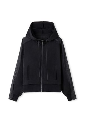 Zwarte hoodie-jack met een ritssluiting aan de voorkant, textuur op het lichaam en doorschijnende, geprinte panelen langs de mouwen.