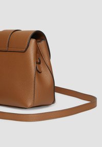 s.Oliver Umhängetasche - zimt
