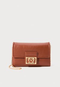 Unselected, chestnut
