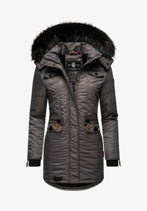 Manteau d'hiver gris rembourré avec une capuche en fausse fourrure, poches latérales zippées, détails de boutons et poignets côtelés. Présente un dos plus long pour une meilleure couverture.