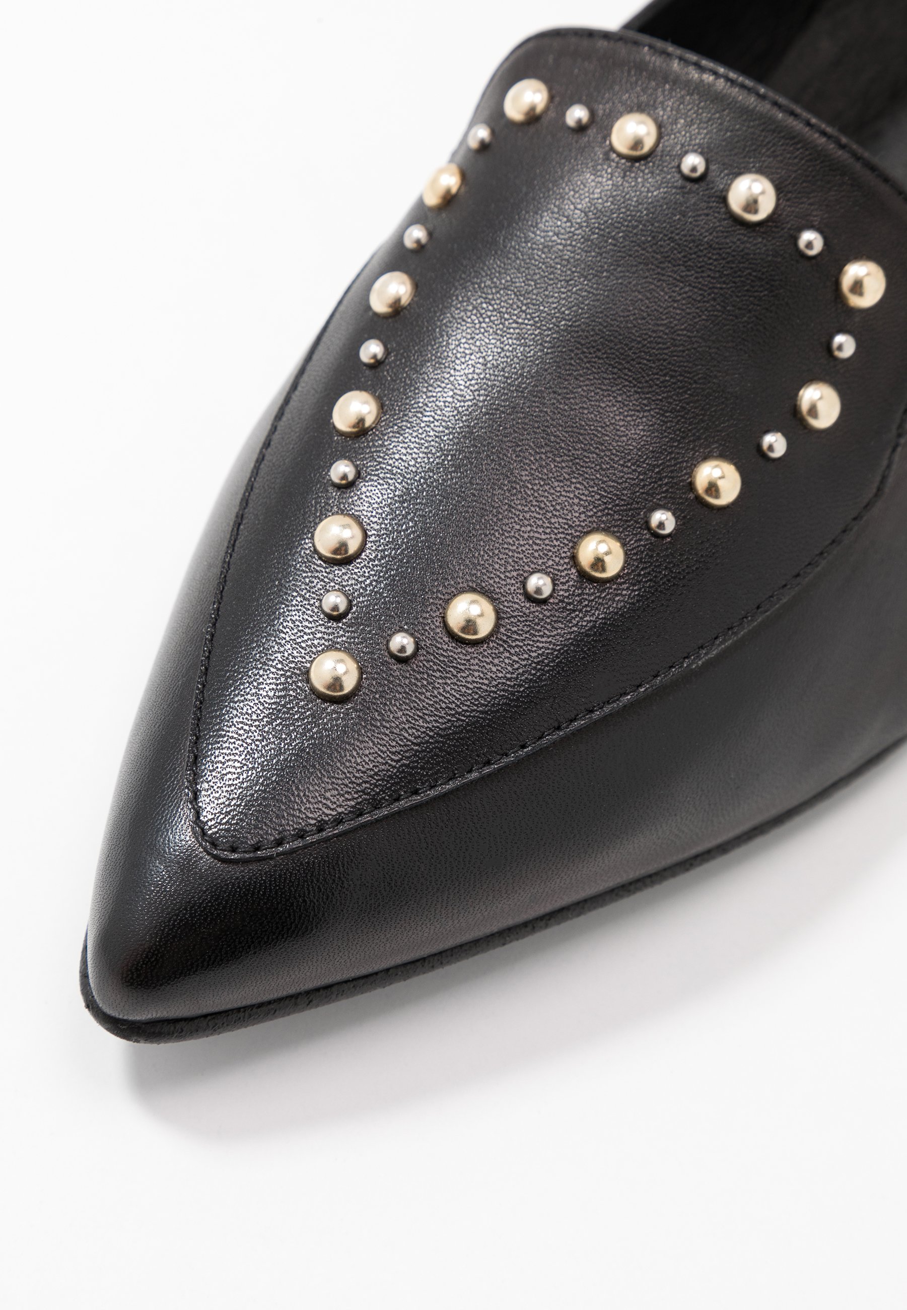 Trendy Zwarte Espadrilles/Instappers met Studs - Uwantisell.nl