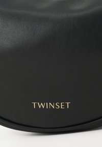 TWINSET BAG - Soma ar siksnu pāri ķermenim - nero