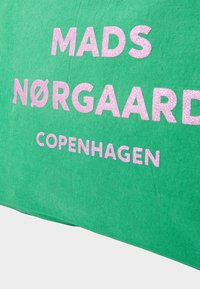 Mads Nørgaard RECYCLED BOUTIQUE ATHENE BAG - Shoppingväska - verdant green