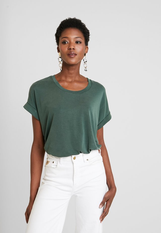 KAJSA - T-shirt basic - pine grove