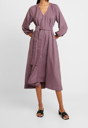 Gestuz Robe de jour - purple