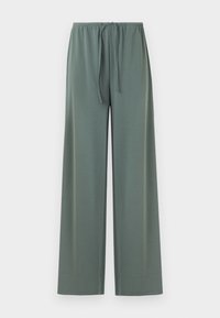 Neselectat, balsam green