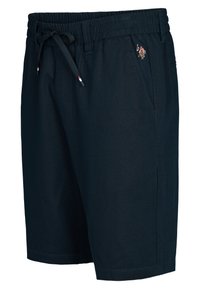 Tengerészkék férfi rövidnadrág rugalmas derékpánttal, húzózsinórral, oldalzsebekkel és kis hímzett póló játékos logóval a jobb elülső zsebén.