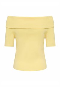 Haut jaune doux à épaules dénudées avec manches courtes et un large col plié.