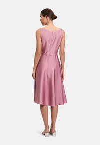 Vera Mont Cocktailkleid/festliches Kleid - desert rose