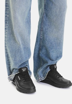 - Obuwie do biegania Szlak