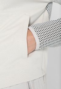 adidas Performance Chaqueta de entrenamiento - white